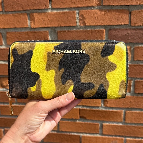Michael Kors Yellow and Black Camouflage Wallet - Picture 1 of 9